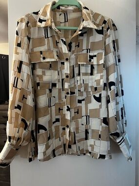 Geometric Button-Front Blouse in Beige & Black